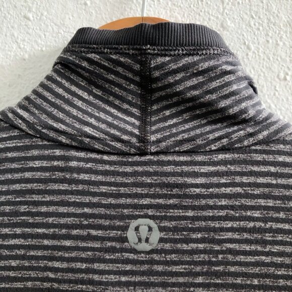 LULULEMON Surge Warm 1/2 Zip Size Small - Picture 4 of 8